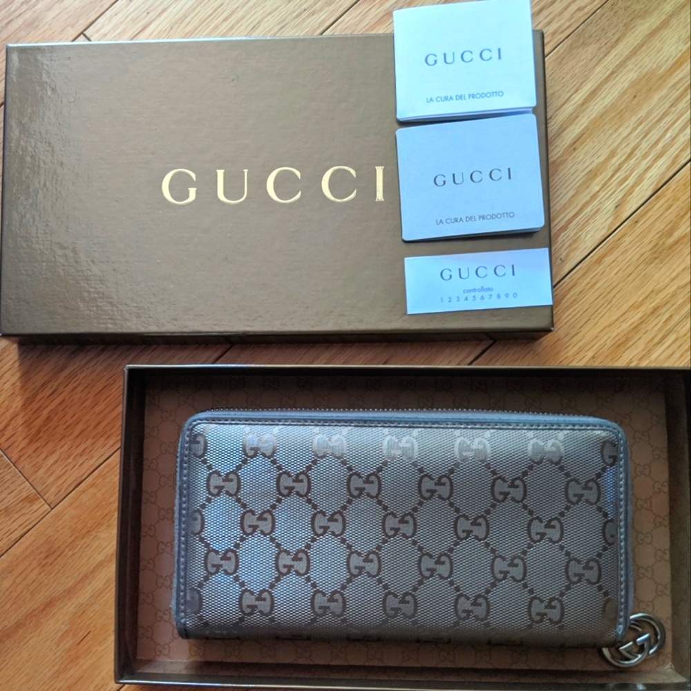 Authentic Classic Gucci Lilac GG Imprime Canvas Zip Around Wallet - Preloved